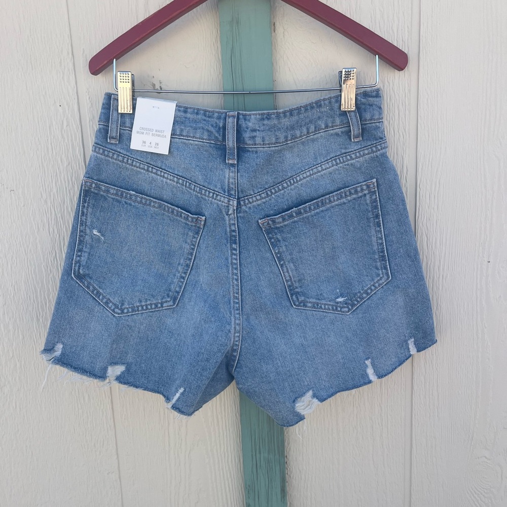 Zara Crossed Waist High Rise Mom Fit BermudaShorts Distressed‎ Size 4 - Picture 6 of 7